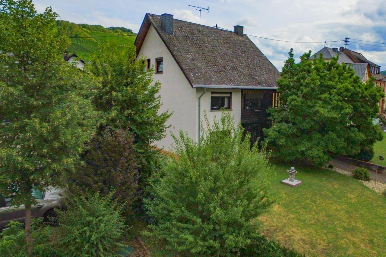 Moselhaus Bed & Breakfast Целтинген-Рахтиг Екстериор снимка